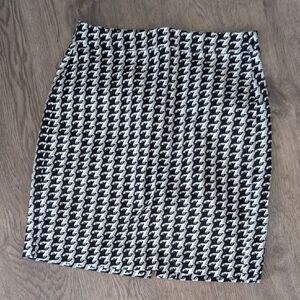 Banana Republic Black and White Houndstooth Pencil Skirt Size 0P